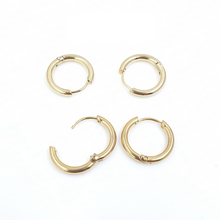 Load image into Gallery viewer, Trafalgar D. Water Law Earring
